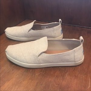 Linen Toms 10